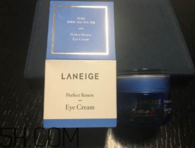 蘭芝致美眼霜油不油？長(zhǎng)脂肪粒嗎？