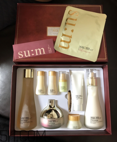 SUM37時光肌底套盒有什么？適合什么膚質(zhì)？