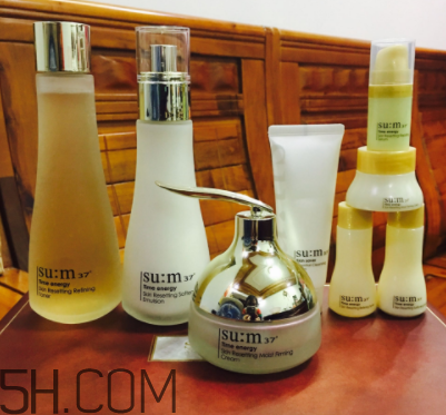 SUM37時光肌底套盒有什么？適合什么膚質(zhì)？