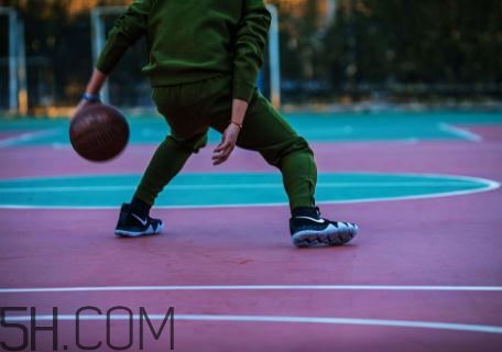 nike kyrie 4實戰(zhàn)效果怎么樣？耐克歐文4代測評