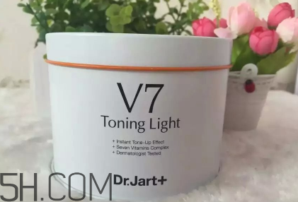 素顏霜v7真的不用卸妝嗎？卸妝時水溫要注意什么？