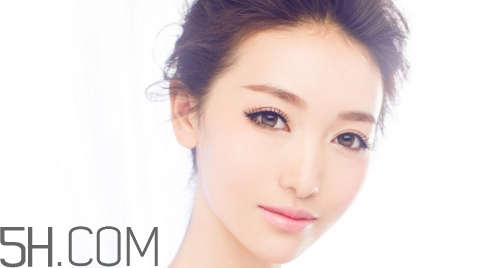 紋眼線后化妝了怎么卸妝？化妝棉和卸妝棉用法