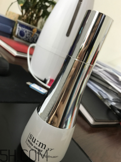 sum37度呼吸保濕乳油不油？適合什么膚質(zhì)？