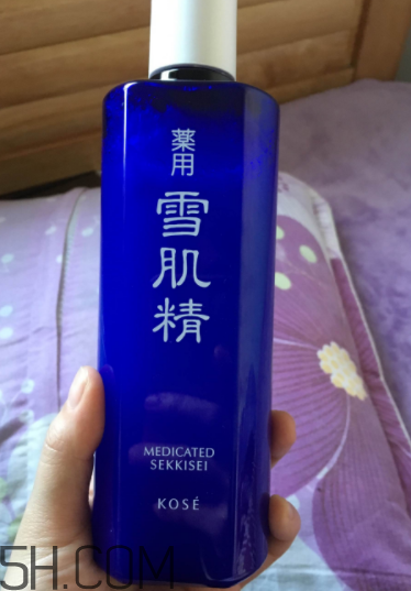 雪肌精化妝水適合干皮嗎？適合痘肌嗎？