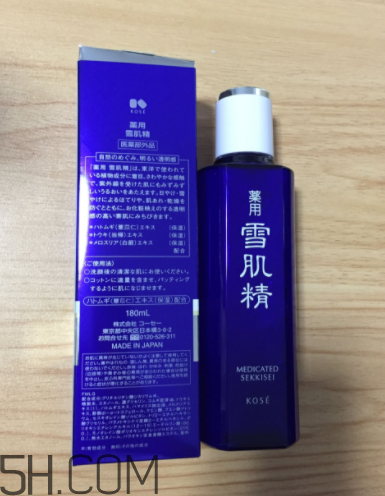 雪肌精化妝水盈潤型適合油皮嗎？適合夏季嗎？
