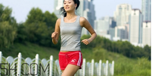 臉部卸妝可以用來卸眼妝嗎？跑步前需要卸妝嗎？