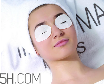 化妝棉和卸妝棉哪個(gè)好用？適宜油性皮膚的卸妝產(chǎn)品推薦