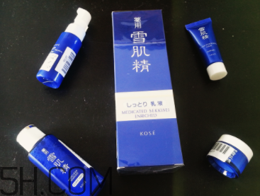 雪肌精盈潤乳液適合油皮嗎？適合夏季嗎？