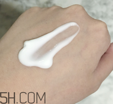 雪肌精盈潤(rùn)乳液含藥物成分嗎？安全嗎？