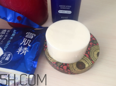 雪肌精泡沫洗顏皂適合干皮嗎？洗后緊繃嗎？