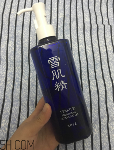 雪肌精卸妝油糊眼睛嗎？雪肌精卸妝油悶痘嗎？