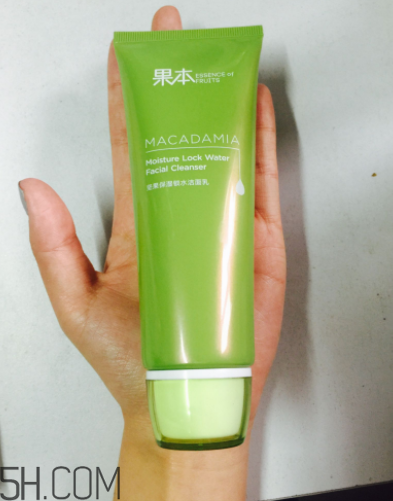 詩婷露雅堅果潔面乳有泡沫嗎？適合油皮嗎？