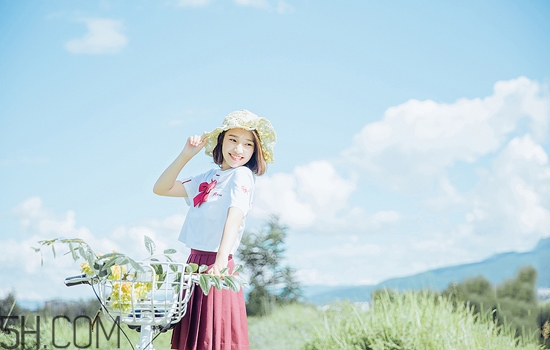fancl卸妝油和植村秀卸妝油哪個(gè)好用？卸妝油可以卸指甲油嗎？