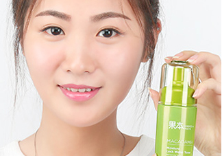 詩婷露雅堅(jiān)果爽膚水什么功效？有幾種類型？