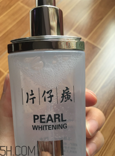 片仔癀珍珠亮膚水適合油皮嗎？適合夏季嗎？