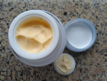片仔癀珍珠膏白天能用嗎？會(huì)不會(huì)變黑？