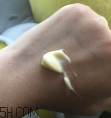 片仔癀珍珠膏能美白淡斑嗎？使用心得