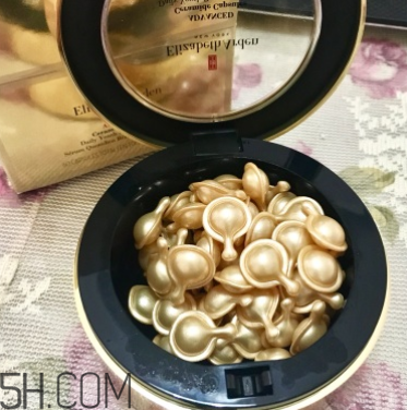 伊麗莎白雅頓精華膠囊油不油？適合油皮嗎？