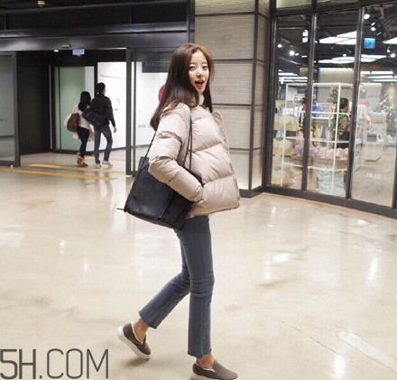 羽絨服怎么穿不顯胖？冬季好看的女裝羽絨服時尚搭配