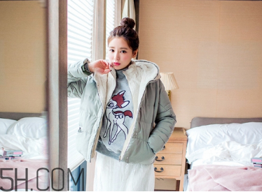 羽絨服出毛是怎么回事？羽絨服怎么清洗干凈？