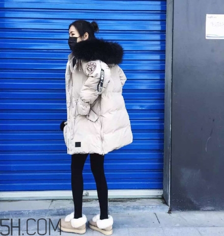 羽絨服怎么穿不顯胖？冬季好看的女裝羽絨服時尚搭配