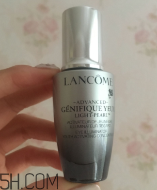 蘭蔻小黑瓶大眼精華什么時候用？早上還是晚上？