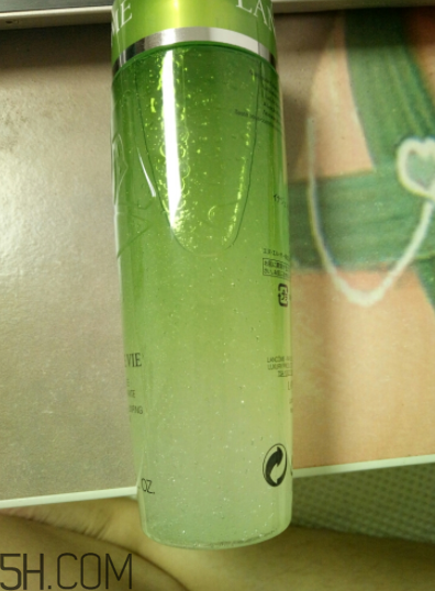 蘭蔻水光潤養(yǎng)美容液油不油？適合油皮嗎？