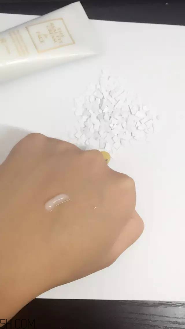 眼霜需要早晚都用嗎？ahc第五代眼霜效果怎么樣？