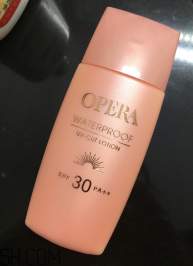 Opera防曬霜防水嗎？Opera防曬霜防汗嗎？
