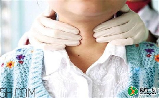 甲狀腺腫大和甲亢的區(qū)別有哪些？甲狀腺腫大適合吃什么食物？