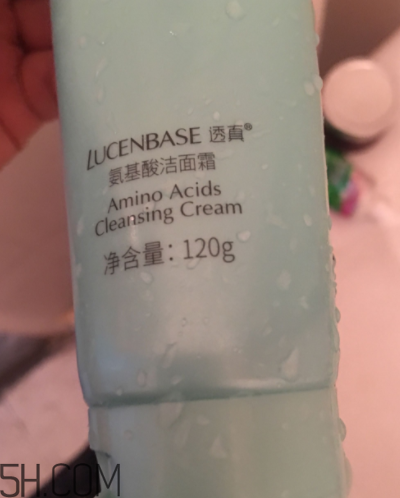 透真氨基酸潔面霜過(guò)敏嗎？透真氨基酸潔面霜適合敏感肌嗎？