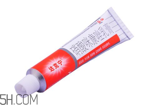 達(dá)克寧能治灰指甲嗎？達(dá)克寧能擦臉嗎？