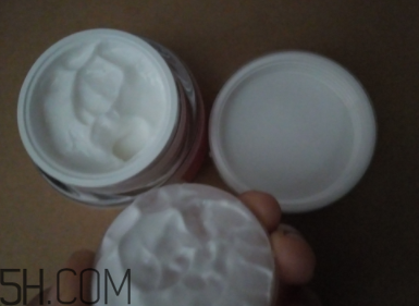 瓷肌御雪祛斑霜夏天能用嗎？瓷肌御雪祛斑夏天用油嗎？