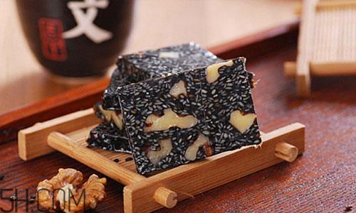 吃阿膠可以喝蜂蜜水嗎？阿膠和蜂蜜可以一起吃嗎？