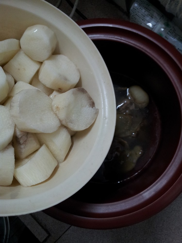 馬蹄和山藥能一起煲湯嗎？山藥和馬蹄能一起吃嗎？