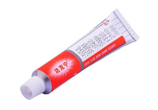 達(dá)克寧能治灰指甲嗎？達(dá)克寧能擦臉嗎？