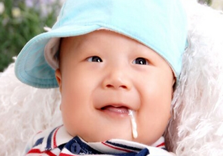 新生兒吐奶情況什么時(shí)候會(huì)沒(méi)有？寶寶吐奶了怎么辦？