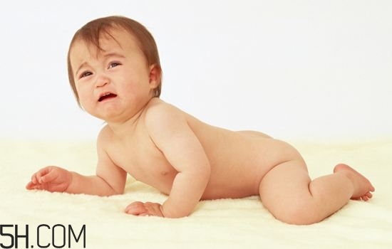 怎樣能夠訓(xùn)練嬰幼兒的肌肉？寶寶為什么總是在鬧騰？