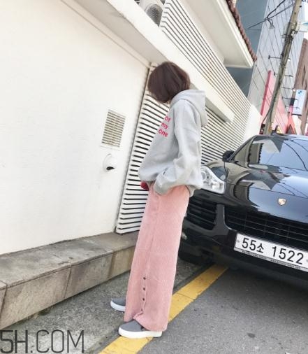 粉色褲子配什么上衣？將時(shí)尚與溫暖兼具的搭配