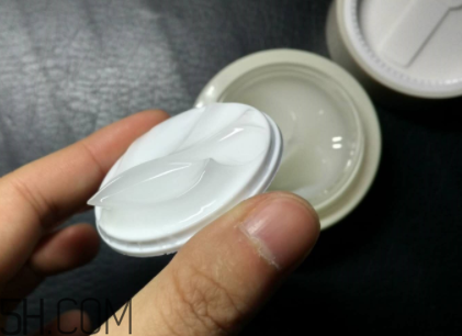 牛爾白玉蘭凍膜什么功效？牛爾白玉蘭凍膜熟齡肌適合嗎？