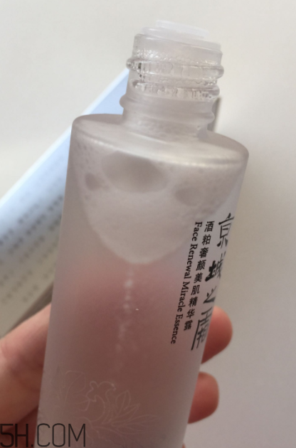 京城之霜神仙水含酒精嗎？適合脆弱敏感肌嗎？