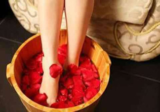 女性冬季泡腳要注意什么？女性泡腳養(yǎng)生的方法是什么？