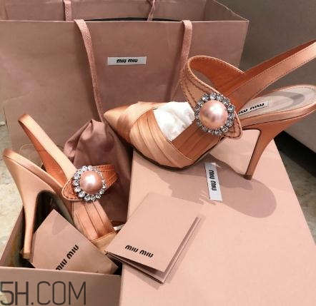 miumiu高跟鞋多少錢？婚禮上穿它再適合不過了
