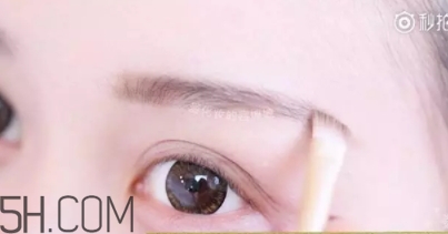 2018年新年妝容怎么化？紅色妝容紅紅火火