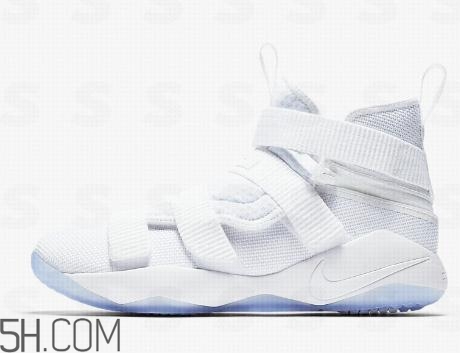 nike lebron soldier 11 flyease士兵11拉鏈版怎么樣？