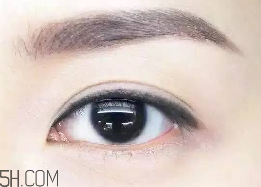 V型眼線怎么畫？V型眼線畫好美到冒泡