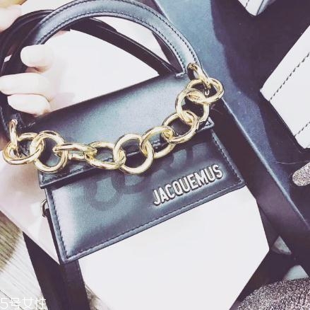jacquemus包包多少錢？萬元以內(nèi)就能買到的個(gè)性包包