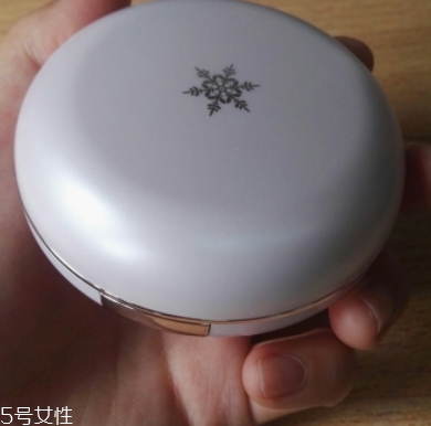自然堂爆水小粉盒怎么樣？新品粉膏氣墊上市