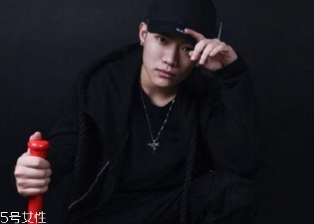 AndyHYQ是誰？andyhyq微博
