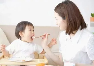一歲以?xún)?nèi)的寶寶不能吃什么？醬油等常見(jiàn)食物不能吃